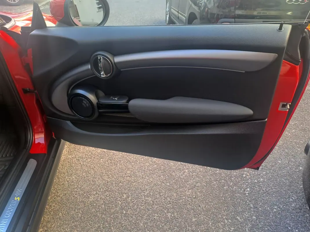 MINI Cooper 2023 - 22500 EUR, 9500 km - AUTO.MOTO.pt - 9500km - foto 18 de 22