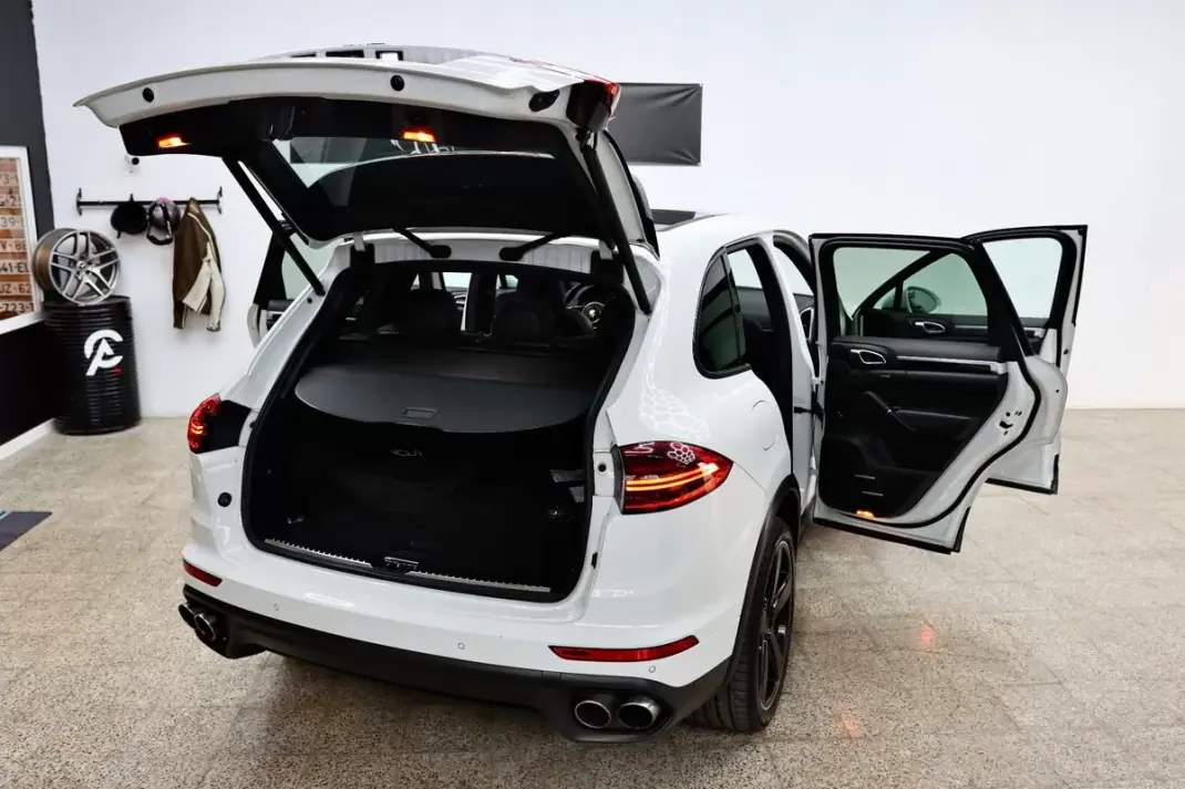 Porsche Cayenne 2015 - 41900 EUR, 140000 km - 140000km - foto 32 de 32