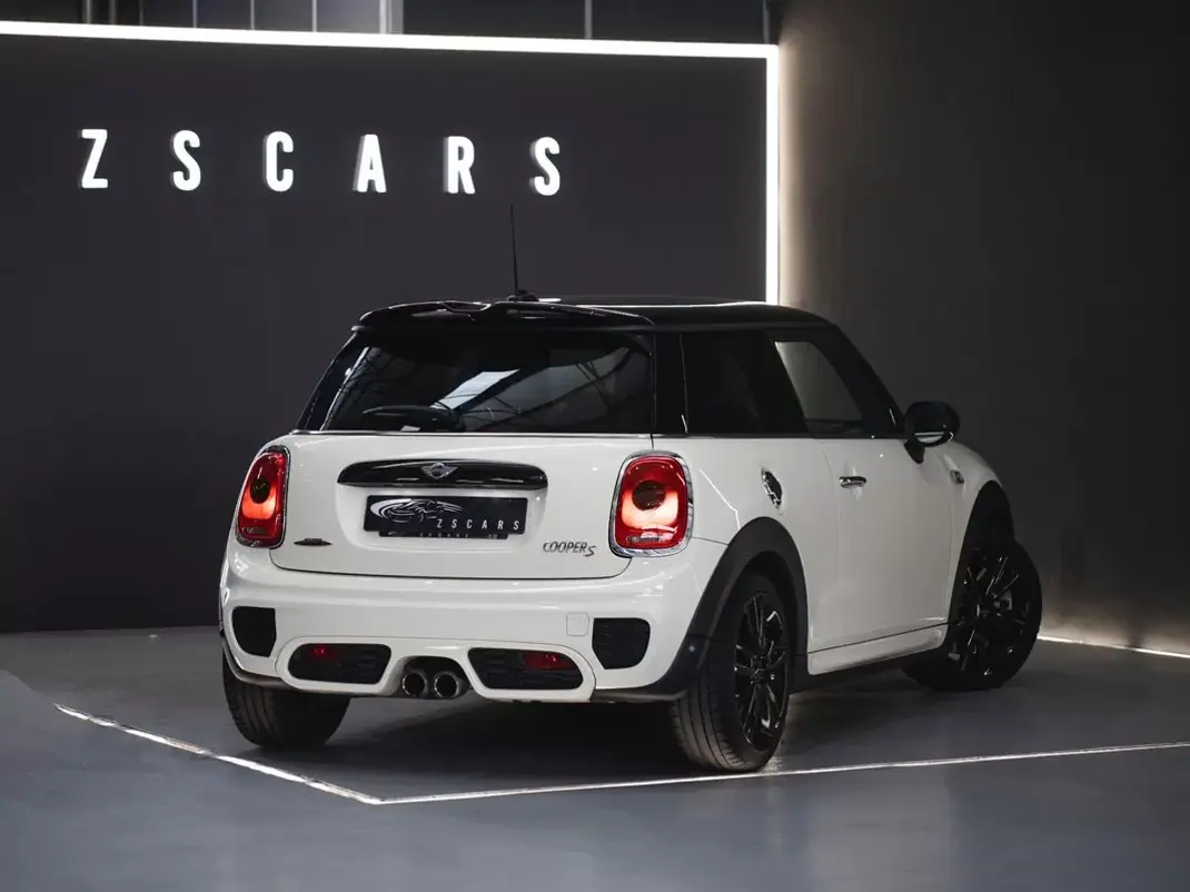 MINI 3 Portas 2017 - 21990 EUR, 84313 km - 84313km - foto 7 de 24