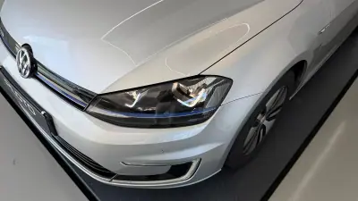 Volkswagen e-Golf 2019 - 16490 EUR, 74201 km - 74201km - foto 2 de 27
