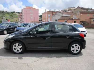 Peugeot 207 2007 - 4500 EUR, 180000 km - AUTO.MOTO.pt - 180000km - foto 5 de 11