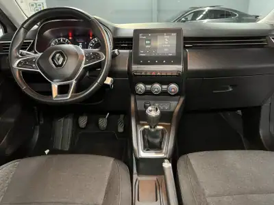 Renault Clio 2021 - 12990 EUR, 80000 km - AUTO.MOTO.pt - 80000km - foto 18 de 20