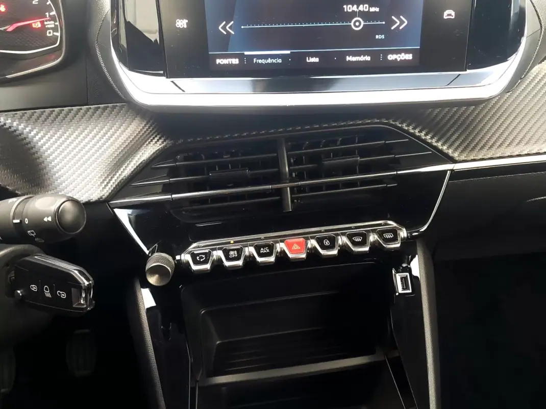 Peugeot 208 2020 - 17900 EUR, 94355 km - AUTO.MOTO.pt - 94355km - foto 13 de 23