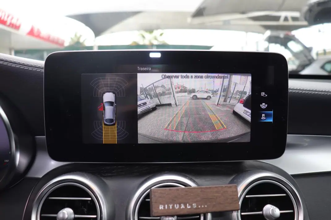 Mercedes-Benz 200 2020 - 54990 EUR, 120000 km - AUTO.MOTO.pt - 120000km - foto 15 de 20