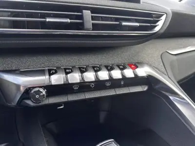 Peugeot 3008 2019 - 15990 EUR, 97900 km - AUTO.MOTO.pt - 97900km - foto 19 de 31