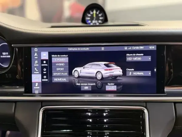 Porsche Panamera 2020 - 76990 EUR, 142770 km - AUTO.MOTO.pt - 142770km - foto 10 de 25