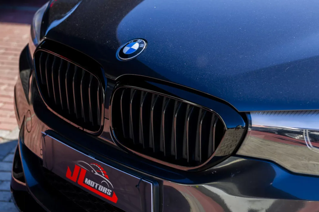 BMW 530e 2019 - 26850 EUR, 181810 km - AUTO.MOTO.pt - 181810km - foto 12 de 47