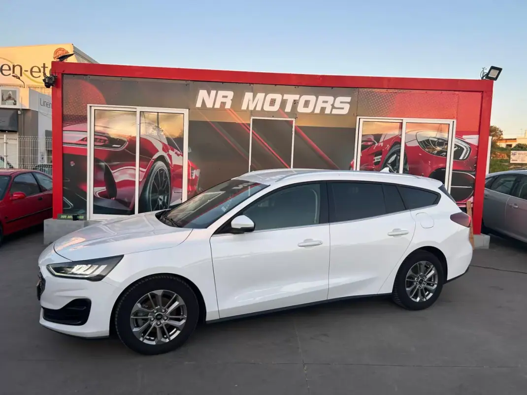 Ford Focus SW 2023 - 25990 EUR, 31000 km - AUTO.MOTO.pt - 31000km - foto 1 de 16