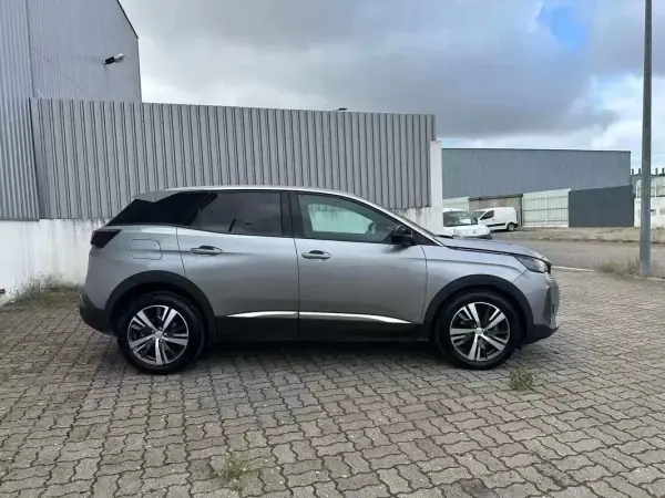 Peugeot 3008 2023 - 23990 EUR, 100021 km - AUTO.MOTO.pt - 100021km - foto 4 de 17