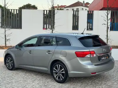 Toyota Avensis SW 2011 - 10750 EUR, 190000 km - AUTO.MOTO.pt - 190000km - foto 5 de 27