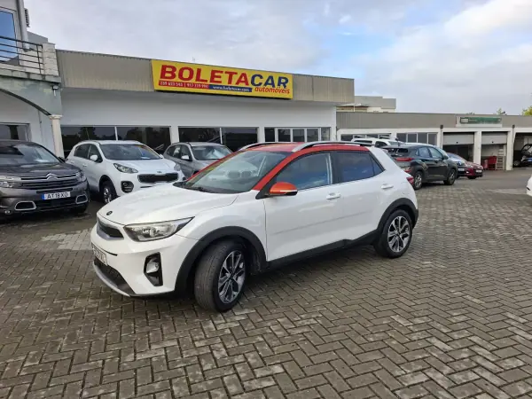 Kia Stonic 2018 - 12850 EUR, 45000 km - AUTO.MOTO.pt - 45000km - foto 2 de 29