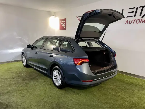 Skoda Octavia Break 2021 - 15750 EUR, 134000 km - 134000km - foto 33 de 35