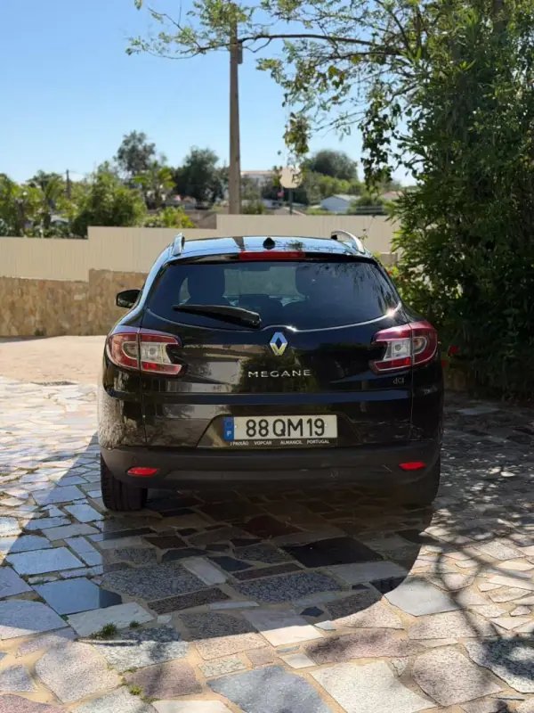 Renault Mégane 2015 - 10900 EUR, 102335 km - AUTO.MOTO.pt - 102335km - foto 5 de 9