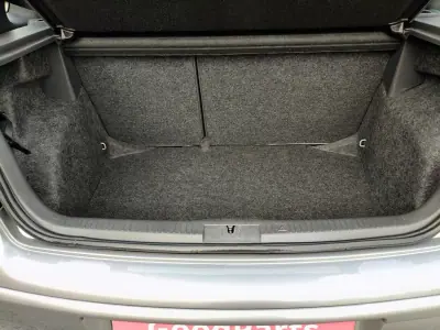 Volkswagen Polo 2009 - 6600 EUR, 174602 km - AUTO.MOTO.pt - 174602km - foto 5 de 24