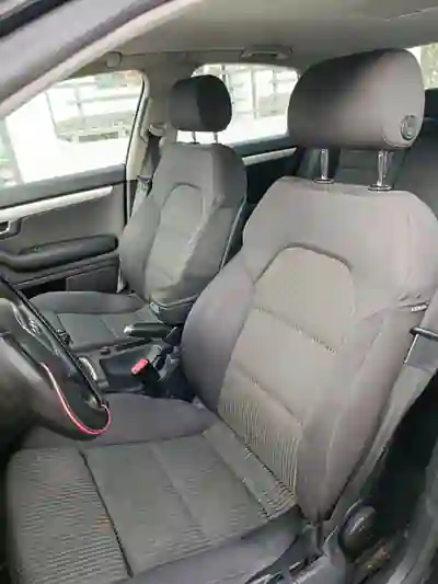 Audi A4 2006 - 4200 EUR, 329000 km - AUTO.MOTO.pt - 329000km - foto 16 de 19