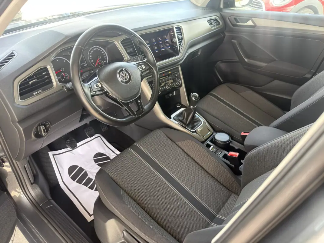 Volkswagen T-Roc 2020 - 19850 EUR, 142560 km - AUTO.MOTO.pt - 142560km - foto 12 de 20