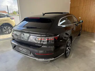 Volkswagen Arteon Shooting Brake 2021 - 23500 EUR, 168600 km - AUTO.MOTO.pt - 168600km - foto 3 de 144