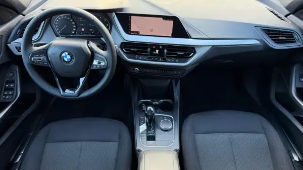 BMW 118 2019 - 22900 EUR, 142000 km - AUTO.MOTO.pt - 142000km - foto 7 de 22