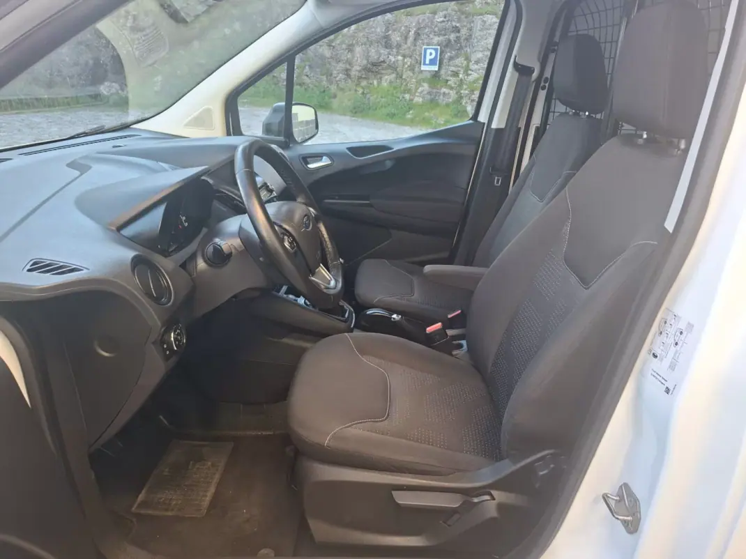 Ford Transit Courier 2021 - 12990 EUR, 88501 km - AUTO.MOTO.pt - 88501km - foto 7 de 15