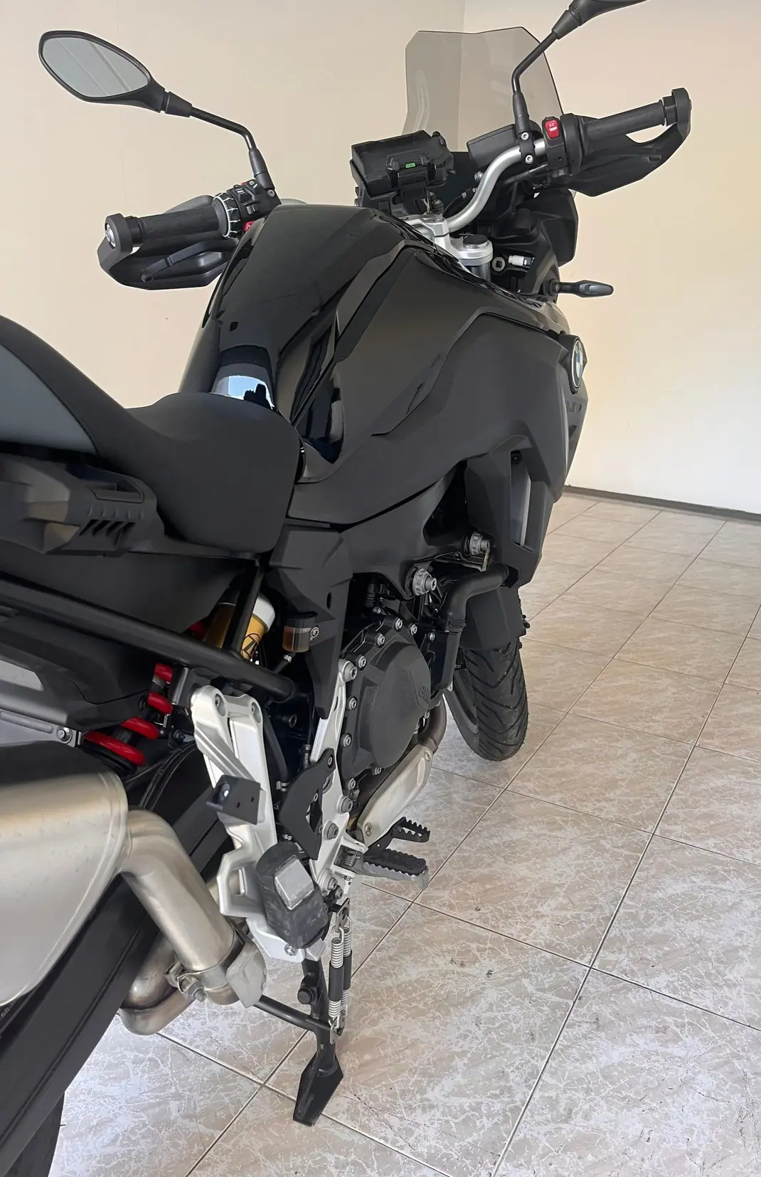 BMW F 800 GS Triple Black 2025 - 12400 EUR, 350 km - 350km - foto 7 de 15