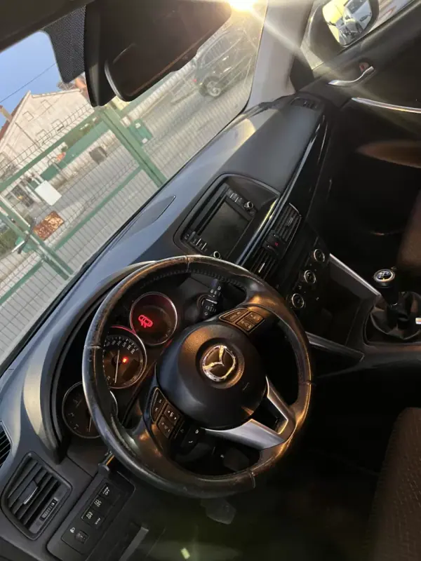 Mazda CX-5 2015 - 12999 EUR, 212000 km - AUTO.MOTO.pt - 212000km - foto 5 de 7
