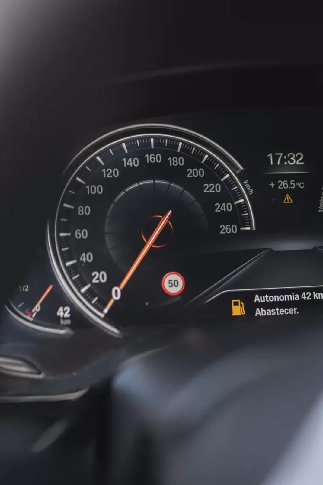 BMW 520 2018 - 31900 EUR, 144060 km - AUTO.MOTO.pt - 144060km - foto 19 de 41
