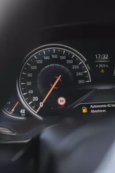 BMW 520 2018 - 31900 EUR, 144060 km - AUTO.MOTO.pt - 144060km - foto 19 de 41