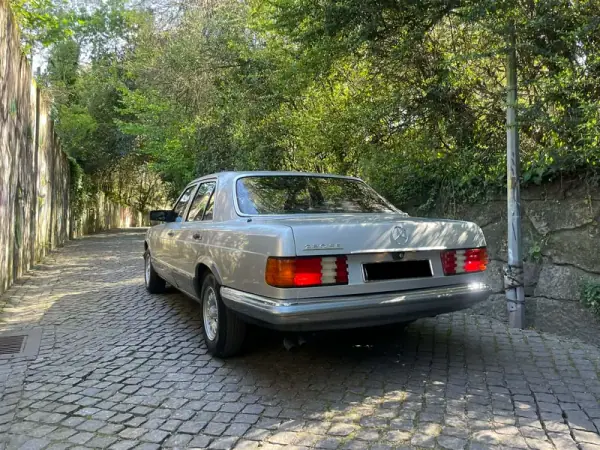 Mercedes-Benz 280 1982 - 11900 EUR, 215000 km - AUTO.MOTO.pt - 215000km - foto 18 de 23