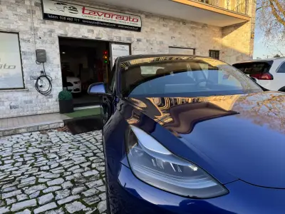 Tesla Model 3 2021 - 26500 EUR, 105000 km - AUTO.MOTO.pt - 105000km - foto 22 de 37