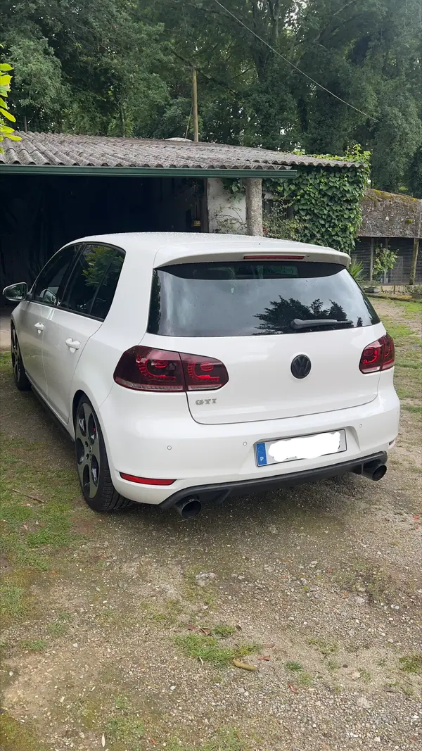 Volkswagen Golf 2009 - 13999 EUR, 156000 km - AUTO.MOTO.pt - 156000km - foto 2 de 7