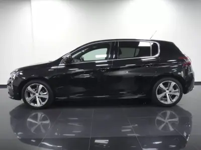 Peugeot 308 2019 - 14500 EUR, 82000 km - AUTO.MOTO.pt - 82000km - foto 4 de 26