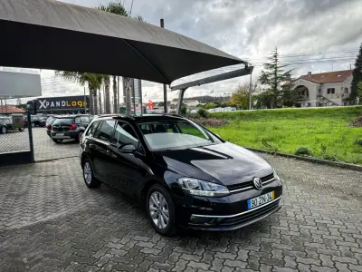 Volkswagen Golf Variant 2019 - 13590 EUR, 180000 km - AUTO.MOTO.pt - 180000km - foto 9 de 12