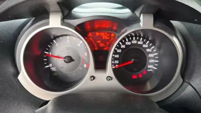 Nissan Juke 2017 - 14500 EUR, 84357 km - AUTO.MOTO.pt - 84357km - foto 17 de 20