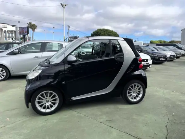 Smart Fortwo Cabrio 2011 - 8900 EUR, 129245 km - AUTO.MOTO.pt - 129245km - foto 29 de 29