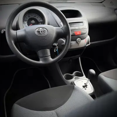 Toyota Aygo 2006 - 6500 EUR, 156009 km - AUTO.MOTO.pt - 156009km - foto 3 de 11