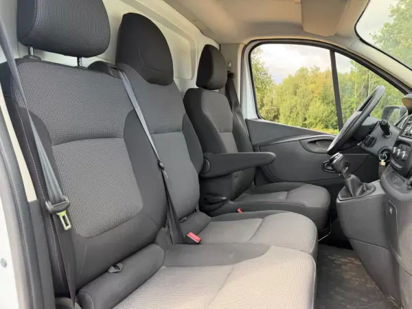 Renault Trafic 2021 - 18500 EUR, 32000 km - AUTO.MOTO.pt - 32000km - foto 10 de 12