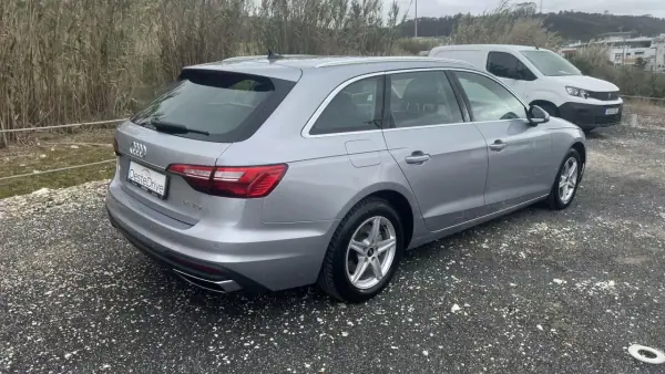Audi A4 Avant 2022 - 25490 EUR, 122000 km - AUTO.MOTO.pt - 122000km - foto 5 de 27