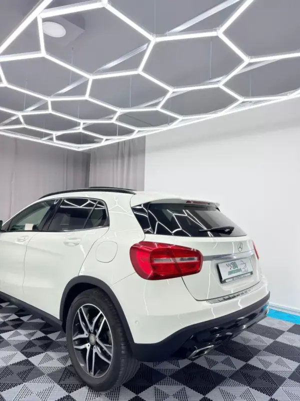 Mercedes-Benz GLA 200 2014 - 14000 EUR, 265000 km - AUTO.MOTO.pt - 265000km - foto 6 de 20
