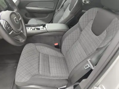 Volvo V60 2022 - 28990 EUR, 99830 km - AUTO.MOTO.pt - 99830km - foto 11 de 17