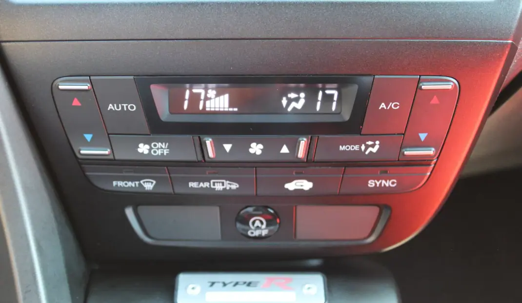 Honda Civic 2015 - 34900 EUR, 96000 km - AUTO.MOTO.pt - 96000km - foto 34 de 41