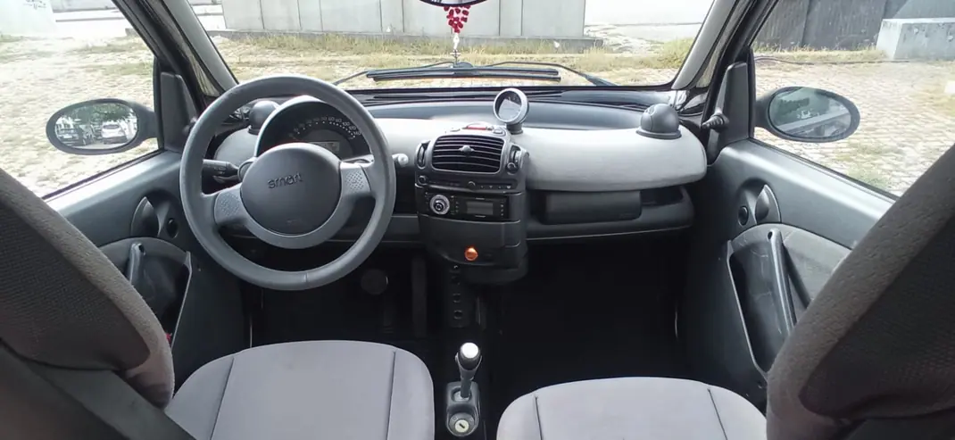 Smart ForTwo Coupé 2004 - 2150 EUR, 179 km - AUTO.MOTO.pt - 179km - foto 5 de 7