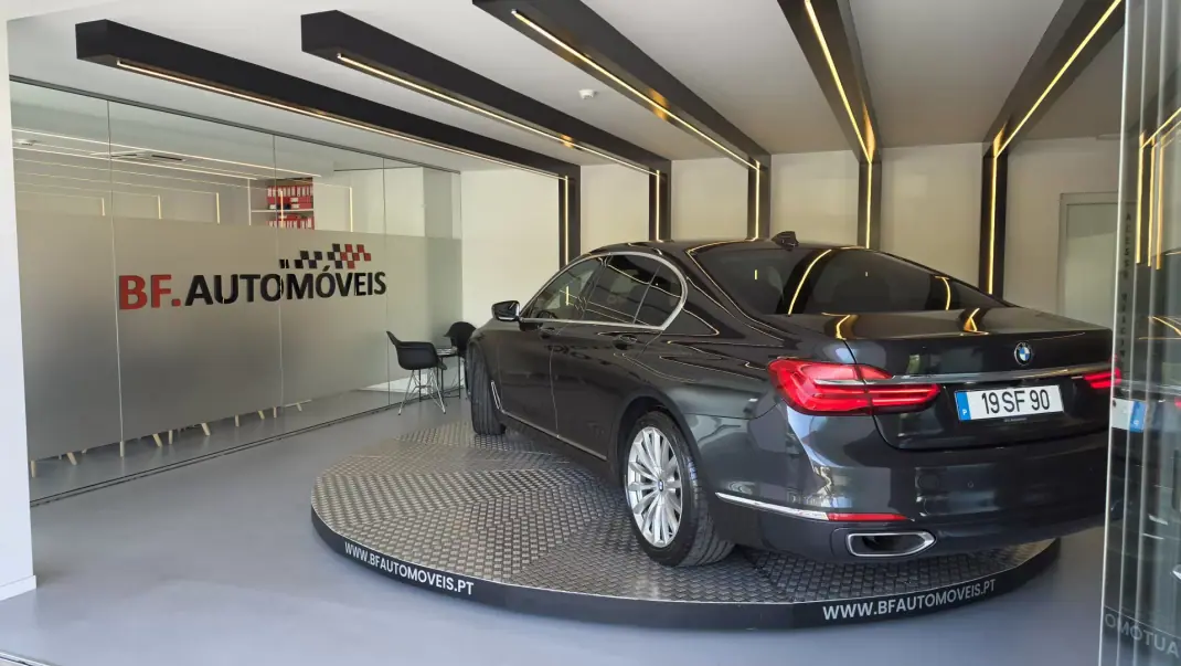 BMW 730 2016 - 29900 EUR, 188987 km - AUTO.MOTO.pt - 188987km - foto 3 de 69
