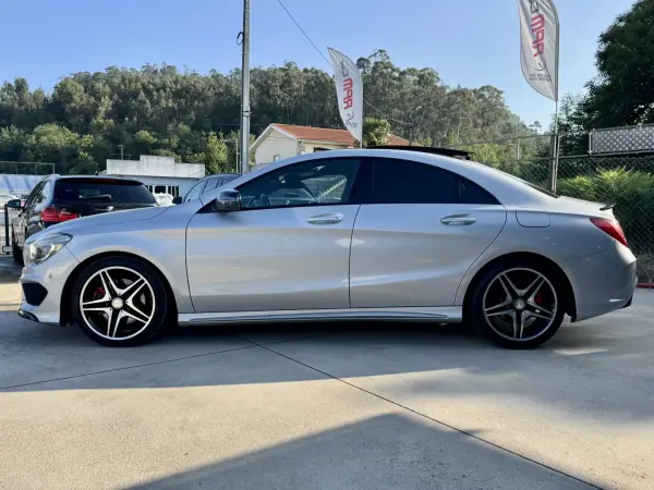 Mercedes-Benz CLA 220 2014 - 19999 EUR, 175000 km - AUTO.MOTO.pt - 175000km - foto 22 de 23