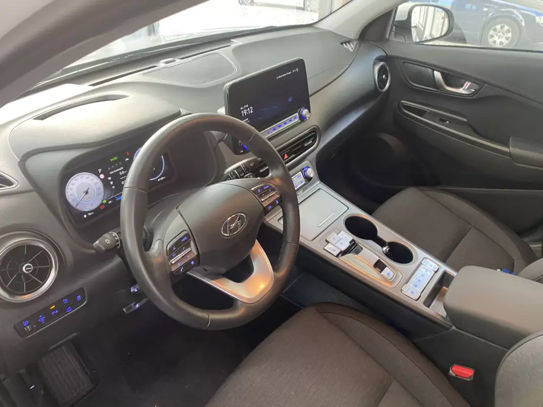 Hyundai Kauai 2023 - 23500 EUR, 41168 km - 41168km - foto 4 de 18