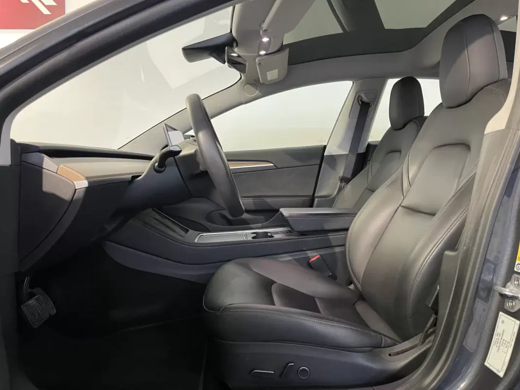 Tesla Model 3 2022 - 29500 EUR, 56000 km - AUTO.MOTO.pt - 56000km - foto 16 de 42
