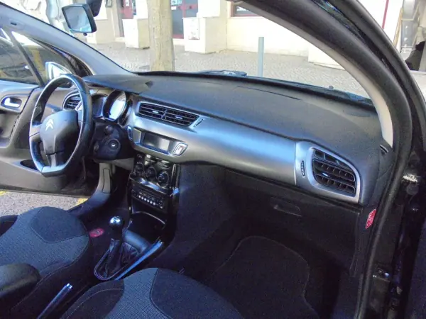 Citroën C3 2014 - 6750 EUR, 105000 km - AUTO.MOTO.pt - 105000km - foto 18 de 31