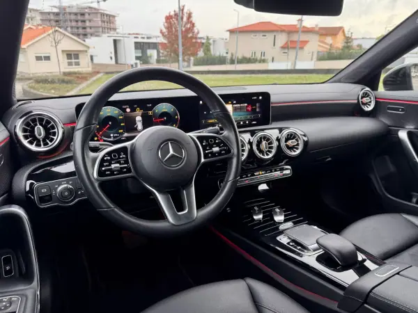 Mercedes-Benz CLA 180 2019 - 26500 EUR, 80000 km - AUTO.MOTO.pt - 80000km - foto 14 de 29