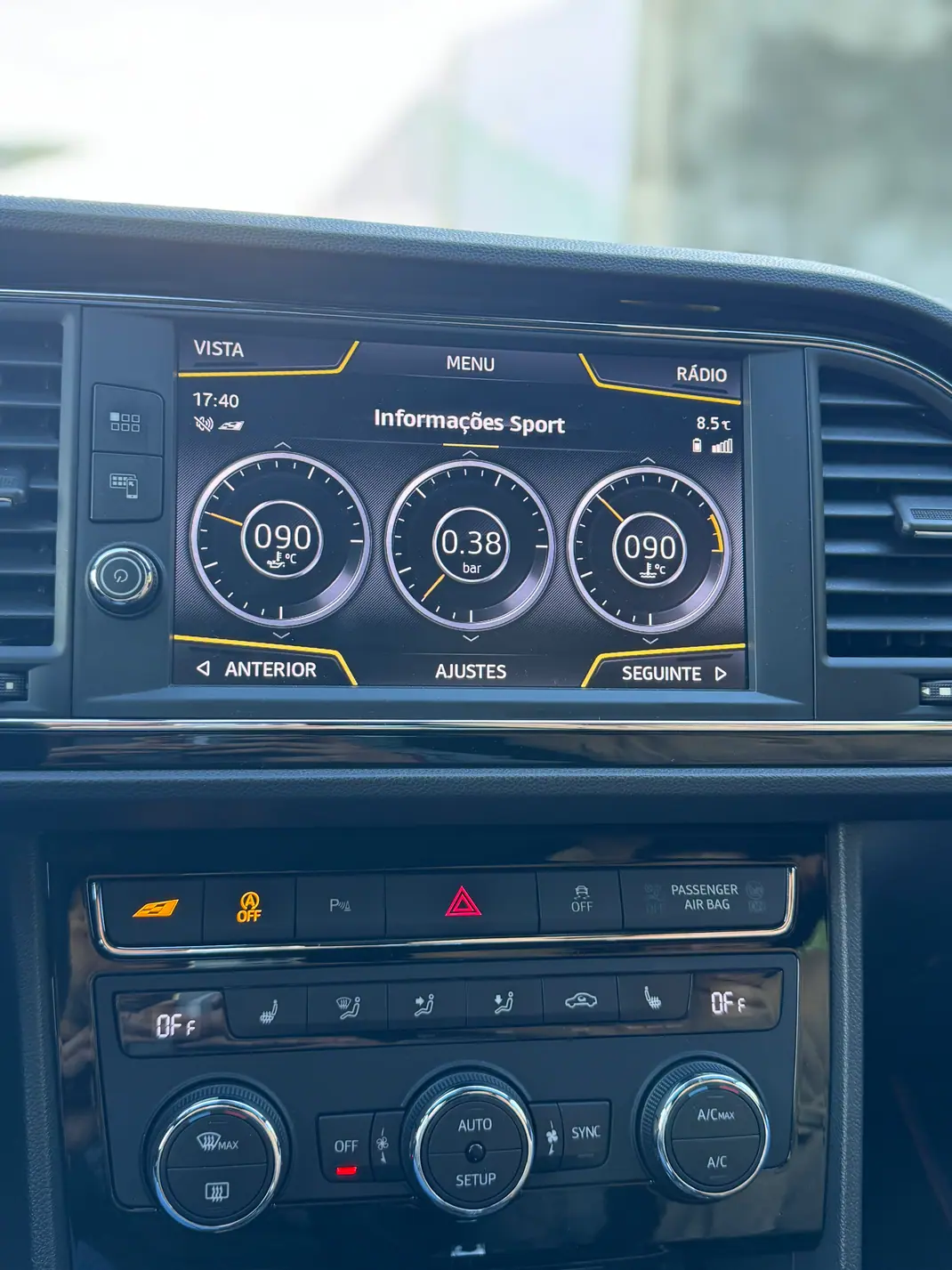 SEAT Leon 2017 - 25900 EUR, 97250 km - AUTO.MOTO.pt - 97250km - foto 11 de 12