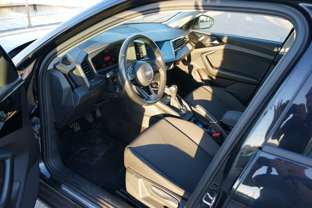 Audi A1 Sportback 2021 - 17000 EUR, 96000 km - AUTO.MOTO.pt - 96000km - foto 6 de 8