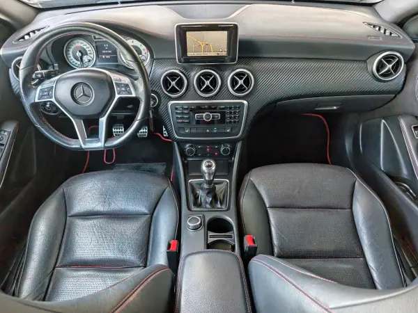 Mercedes-Benz A 180 2013 - 15800 EUR, 204000 km - AUTO.MOTO.pt - 204000km - foto 9 de 17